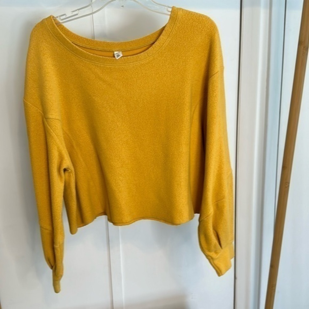 BP sweater size‎ small